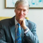 Dr Sanders in Chair Mobile Banner